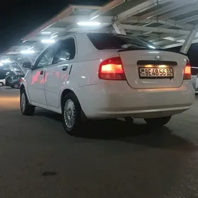 Chevrolet Aveo 2004