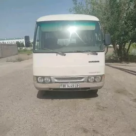 Mitsubishi Rosa 2005