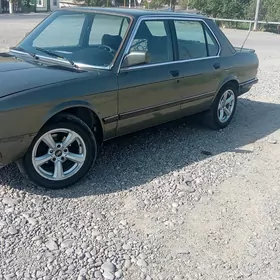 BMW 528 1986