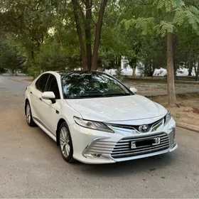 Toyota Camry 2022