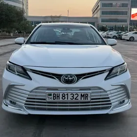 Toyota Camry 2019
