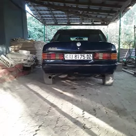 Mercedes-Benz 190E 1987