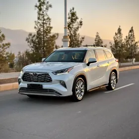 Toyota Highlander 2022
