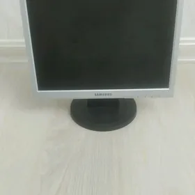 Samsung Sync Master 720N