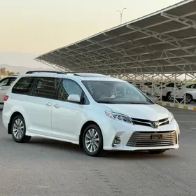 Toyota Sienna 2020