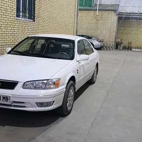 Toyota Camry 2000