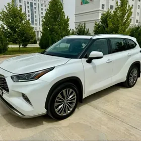 Toyota Highlander 2022