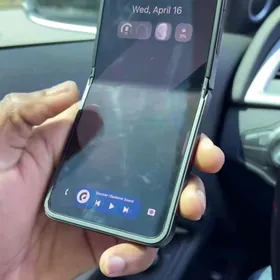 Samsung Galaxy Z Flip 7