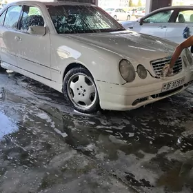 Mercedes-Benz E55 AMG 2001