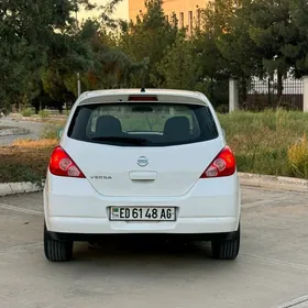 Nissan Versa 2012