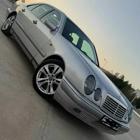 Mercedes-Benz E320 1999