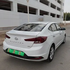 Hyundai Elantra 2019