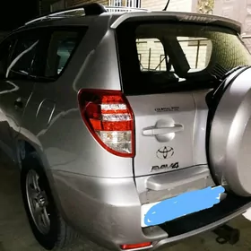 Toyota RAV4 2011