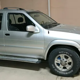 Nissan Pathfinder 1998