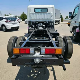 Mitsubishi Canter 2025