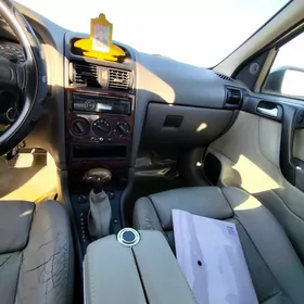 Opel Astra 2000