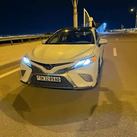 Toyota Camry 2021