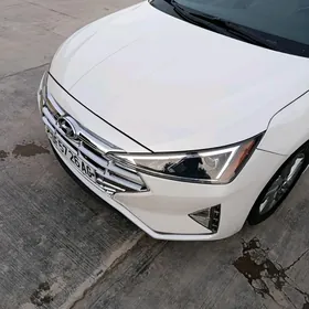Hyundai Elantra 2019
