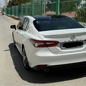 Toyota Camry 2022