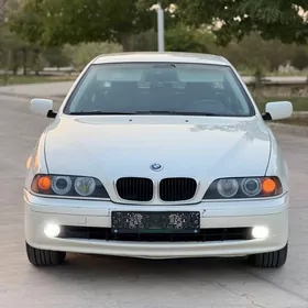 BMW E39 2001
