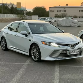 Toyota Camry 2018