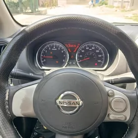 Nissan Versa 2012