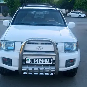 Infiniti QX4 2001