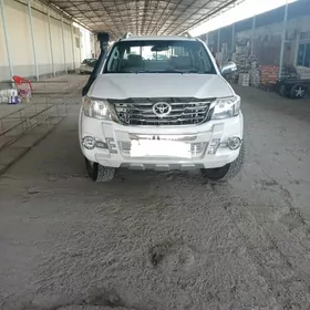Toyota Hilux 2013