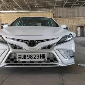 Toyota Camry 2021