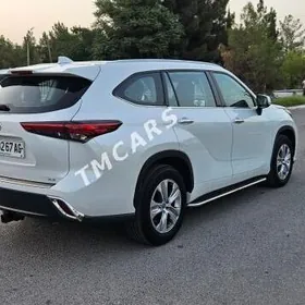 Toyota Highlander 2022