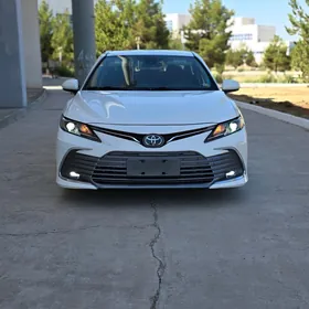 Toyota Camry 2021