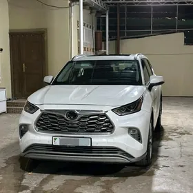 Toyota Highlander 2021