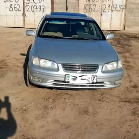 Toyota Camry 2001