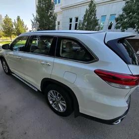 Toyota Highlander 2016