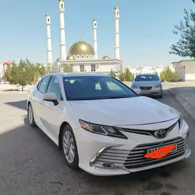 Toyota Camry 2021