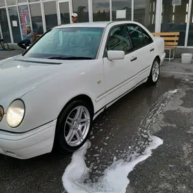 Mercedes-Benz E-Class 1999