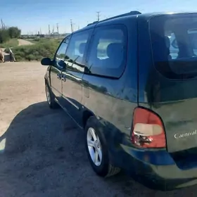 Kia Carnival 2001