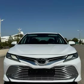 Toyota Camry 2020