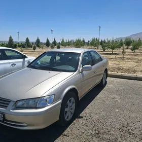 Toyota Camry 2000
