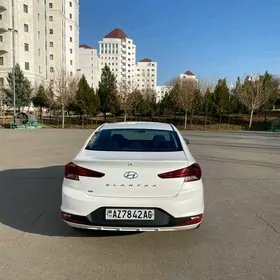 Hyundai Elantra 2020