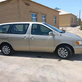 Toyota Sienna 2001