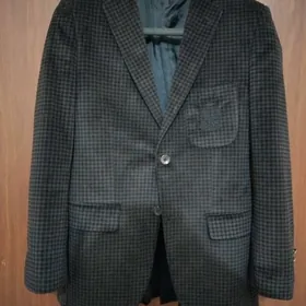 Clasmen kostyum