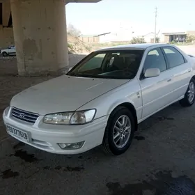 Toyota Camry 2001
