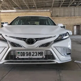 Toyota Camry 2021