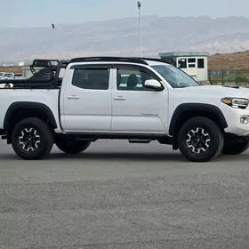 Toyota Tacoma 2024