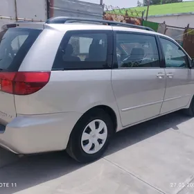 Toyota Sienna 2004