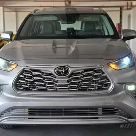 Toyota Highlander 2021