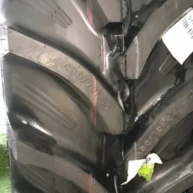 Traktor 480/70R34 320/85R24