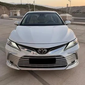 Toyota Camry 2022