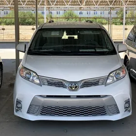 Toyota Sienna 2020